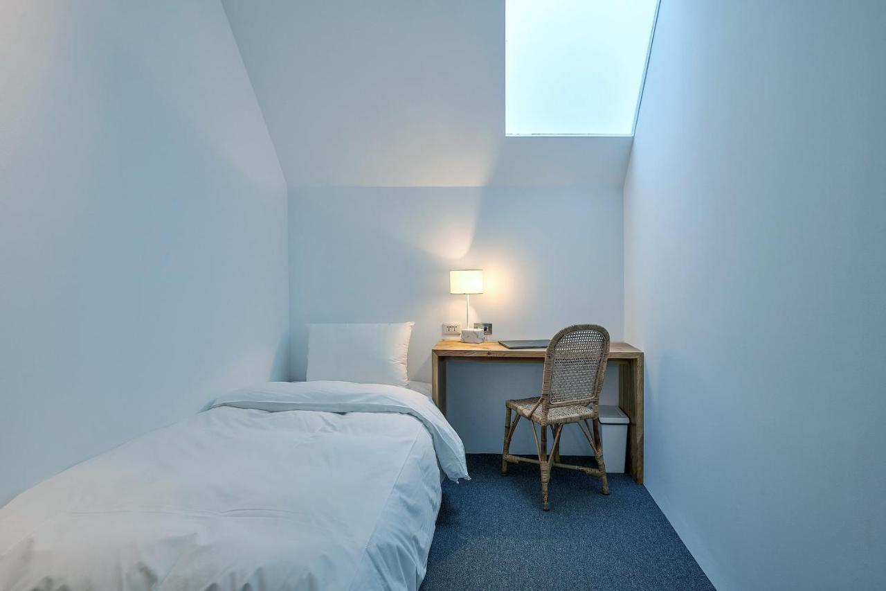 Star Hostel Taichung Parklane Exteriör bild