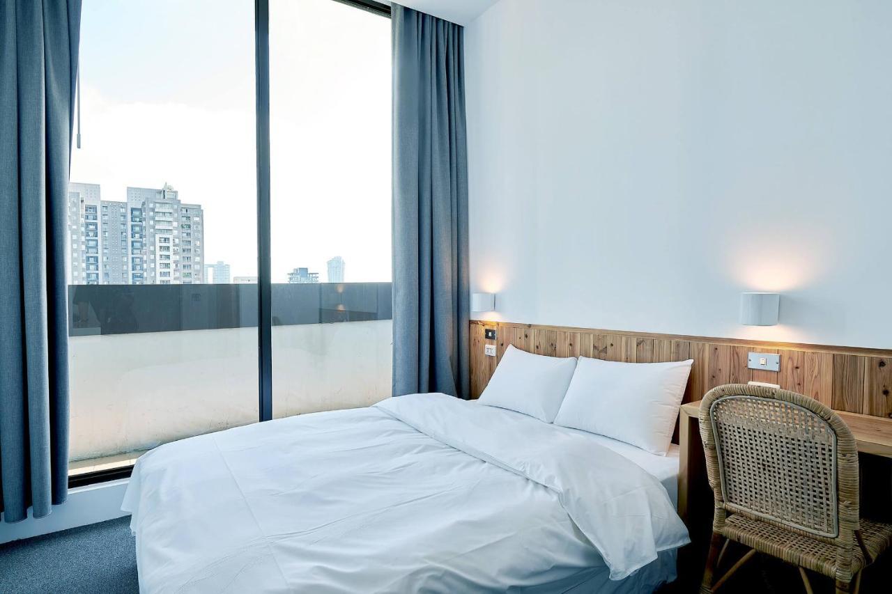 Star Hostel Taichung Parklane Exteriör bild